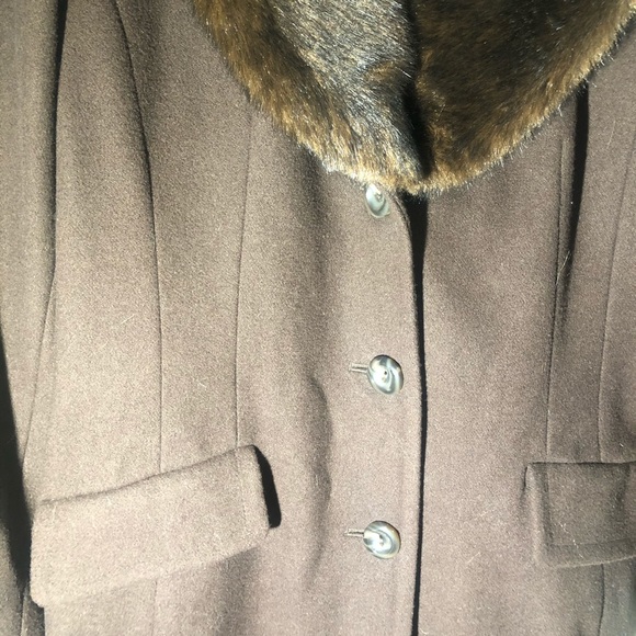 Brown Merona removable faux fur collar coat. Sz M. - Picture 5 of 8